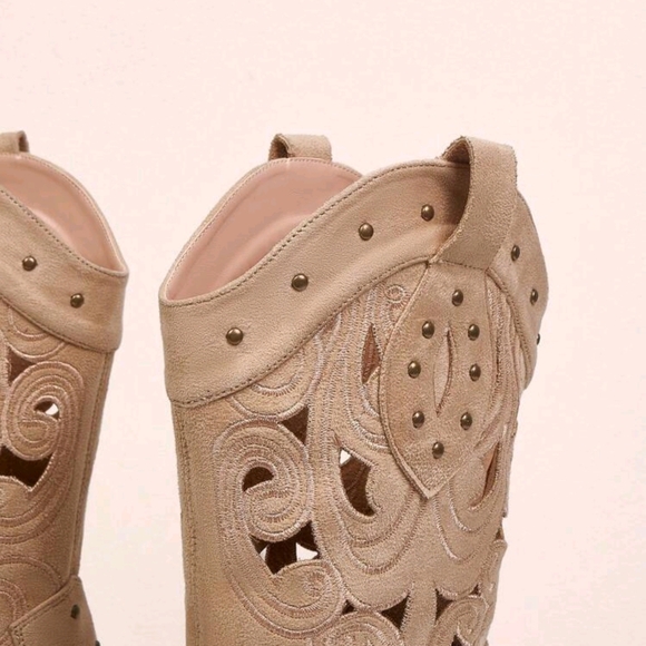 Women's Fashionable Mid-Calf Boots Suitable For Vacation - Picture 4 of 7